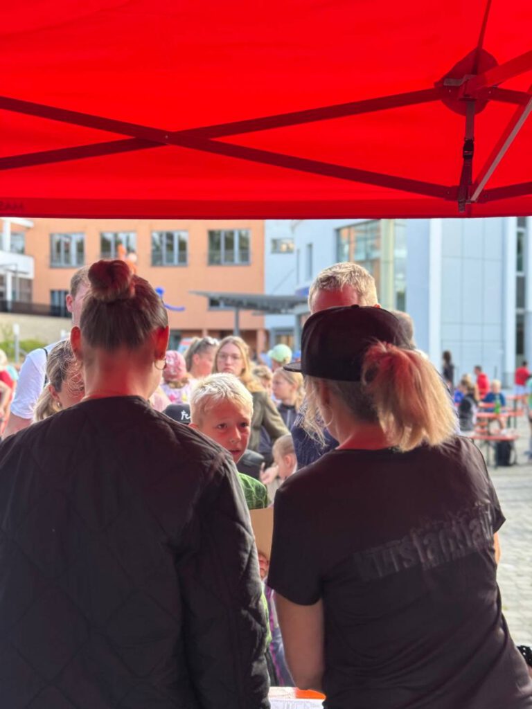 Kurstadtlauf 2025 – Reges Treiben im Startbereich